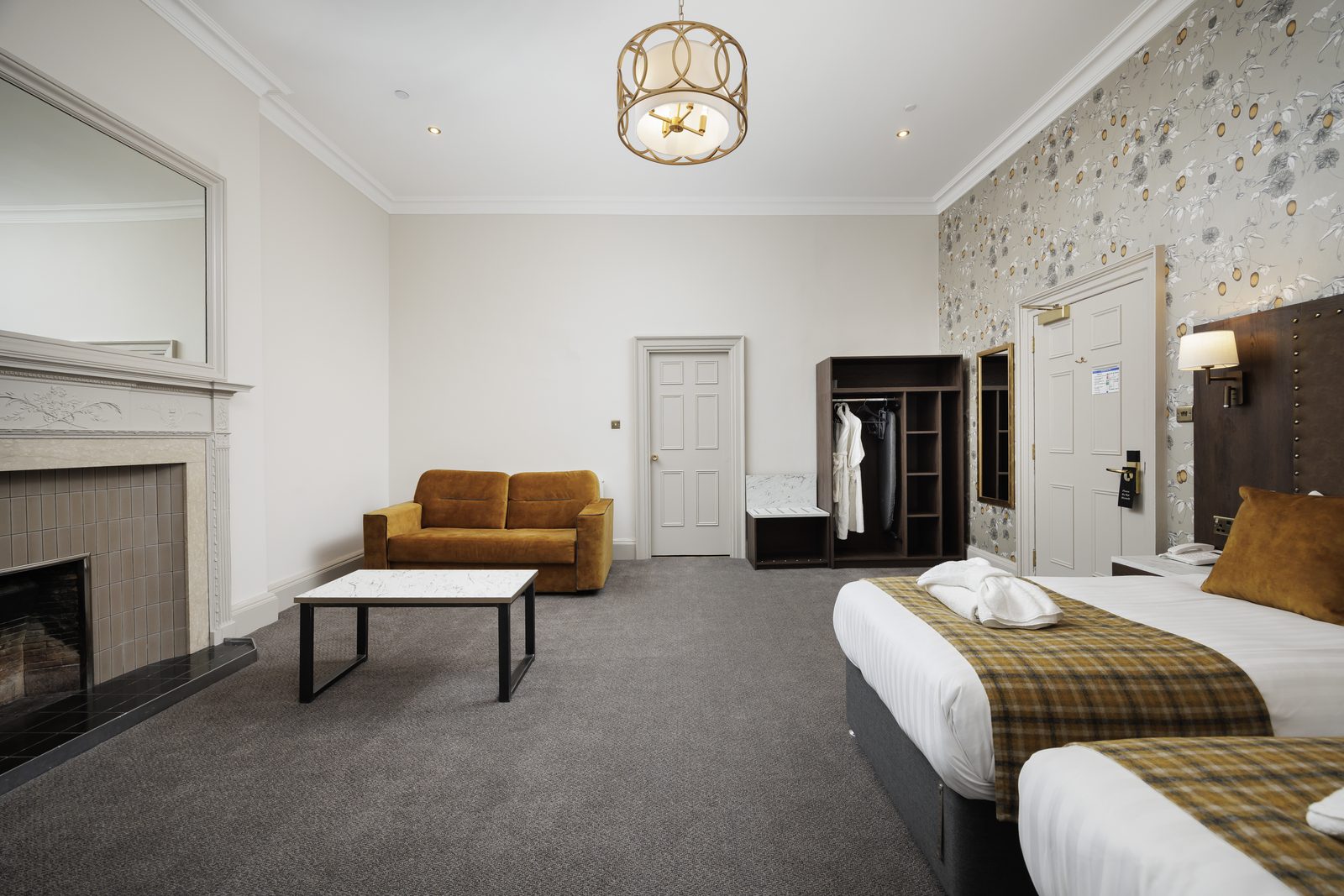 New Town Hotel, photo 7 of 14